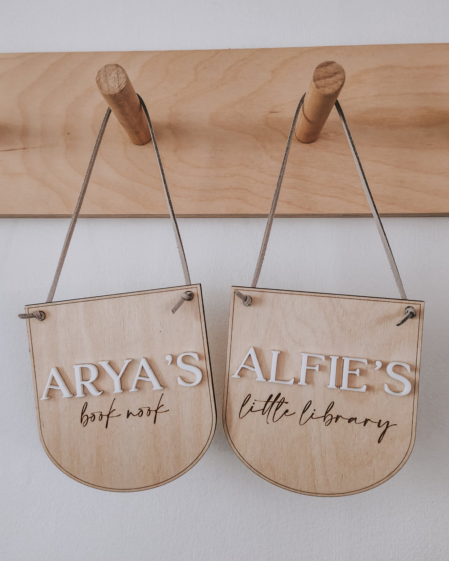 Personalised book shelf mini hanging banner