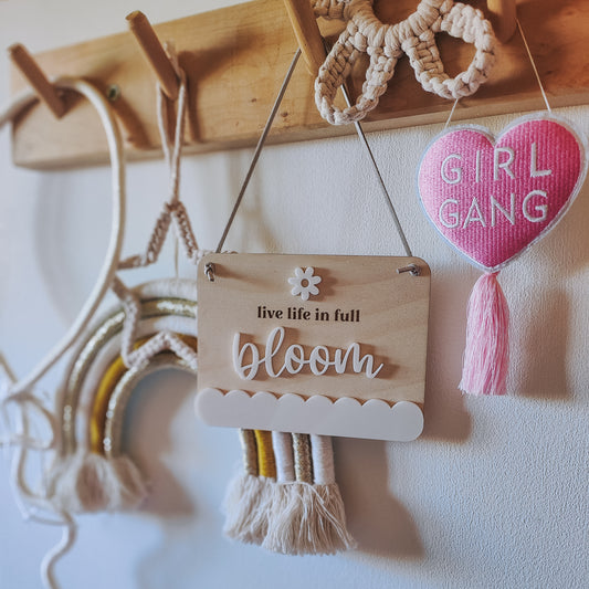 Live life in full bloom mini hanging banner