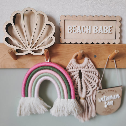 Beach babe scalloped edge sign