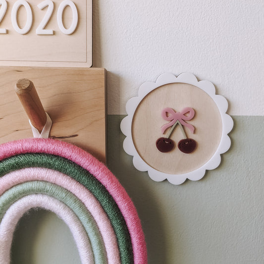 Scallop cherry plaque