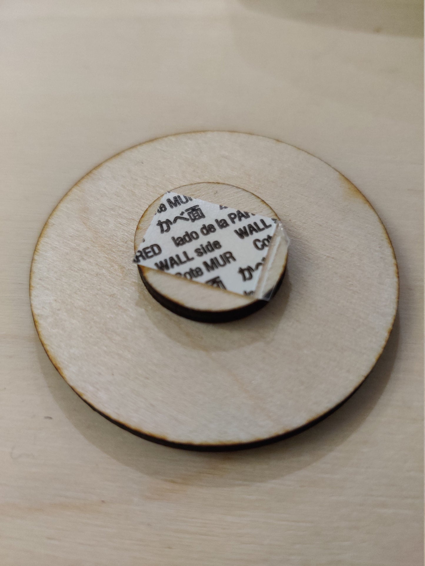 Circle self adhesive wall hooks