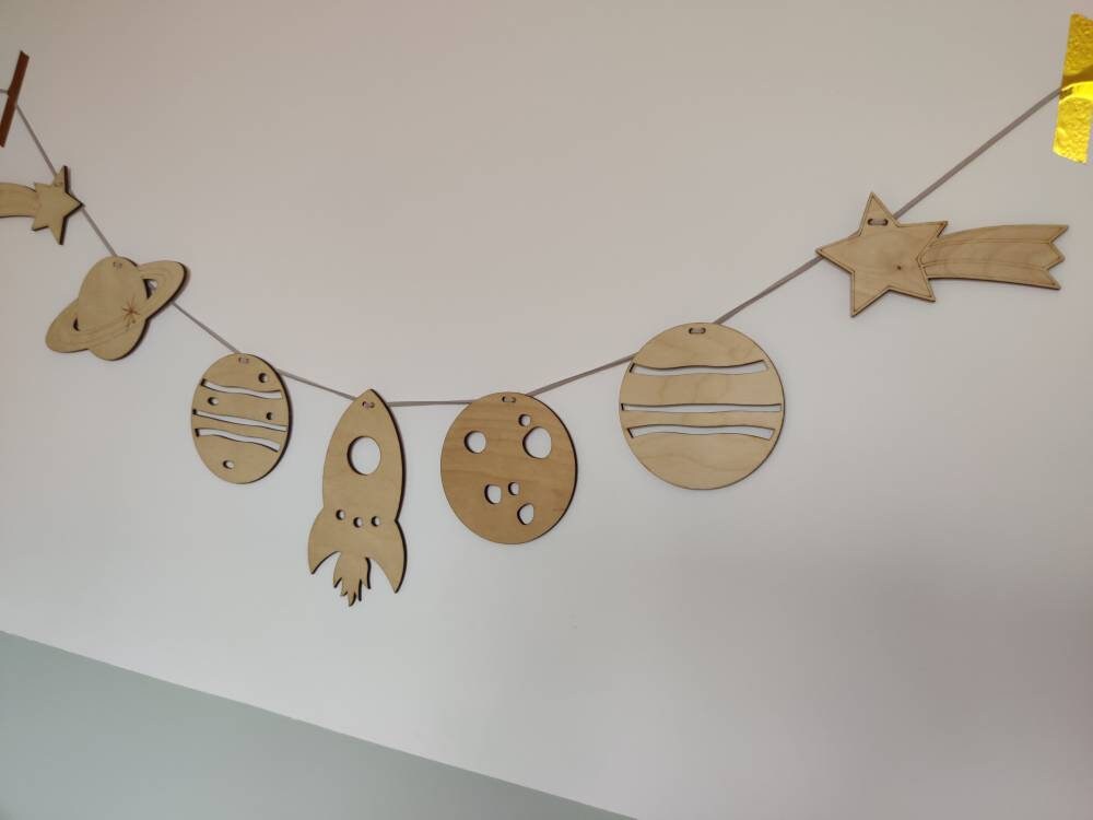 Space wooden garland