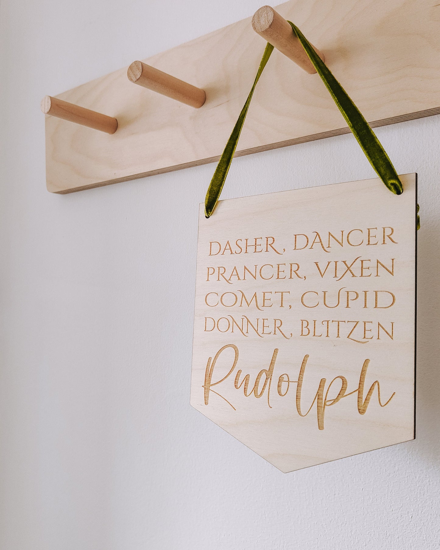 Reindeer wooden hanging flag