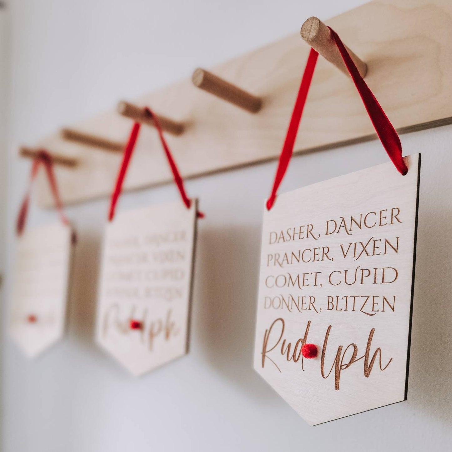 Reindeer wooden hanging flag