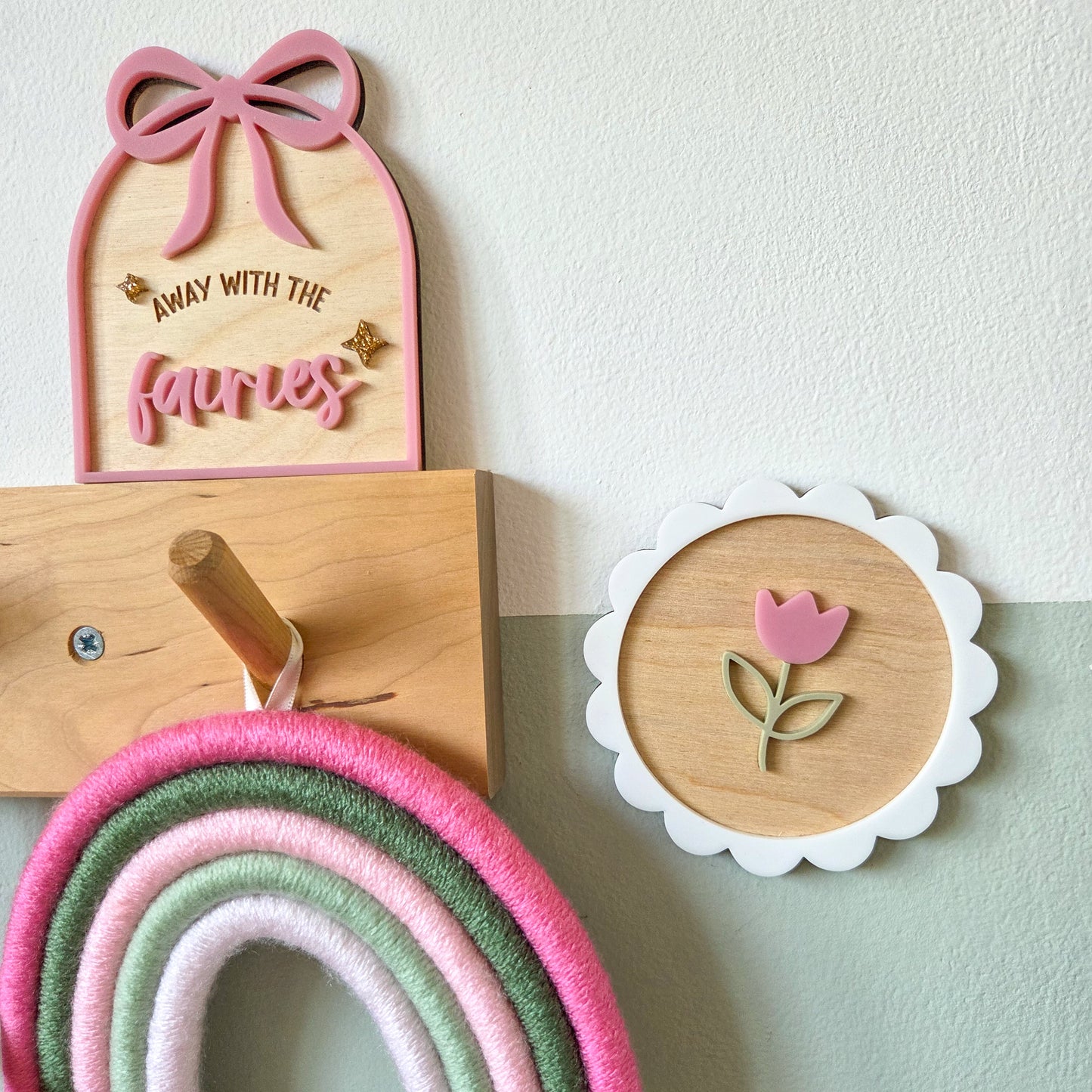 Scallop tulip plaque