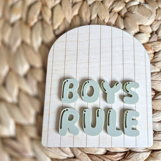 Boys rule shelf sitter decoration