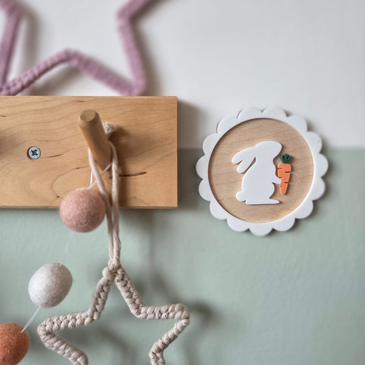 Scallop Easter bunny plaque