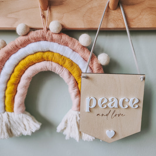 Peace and love mini hanging banner