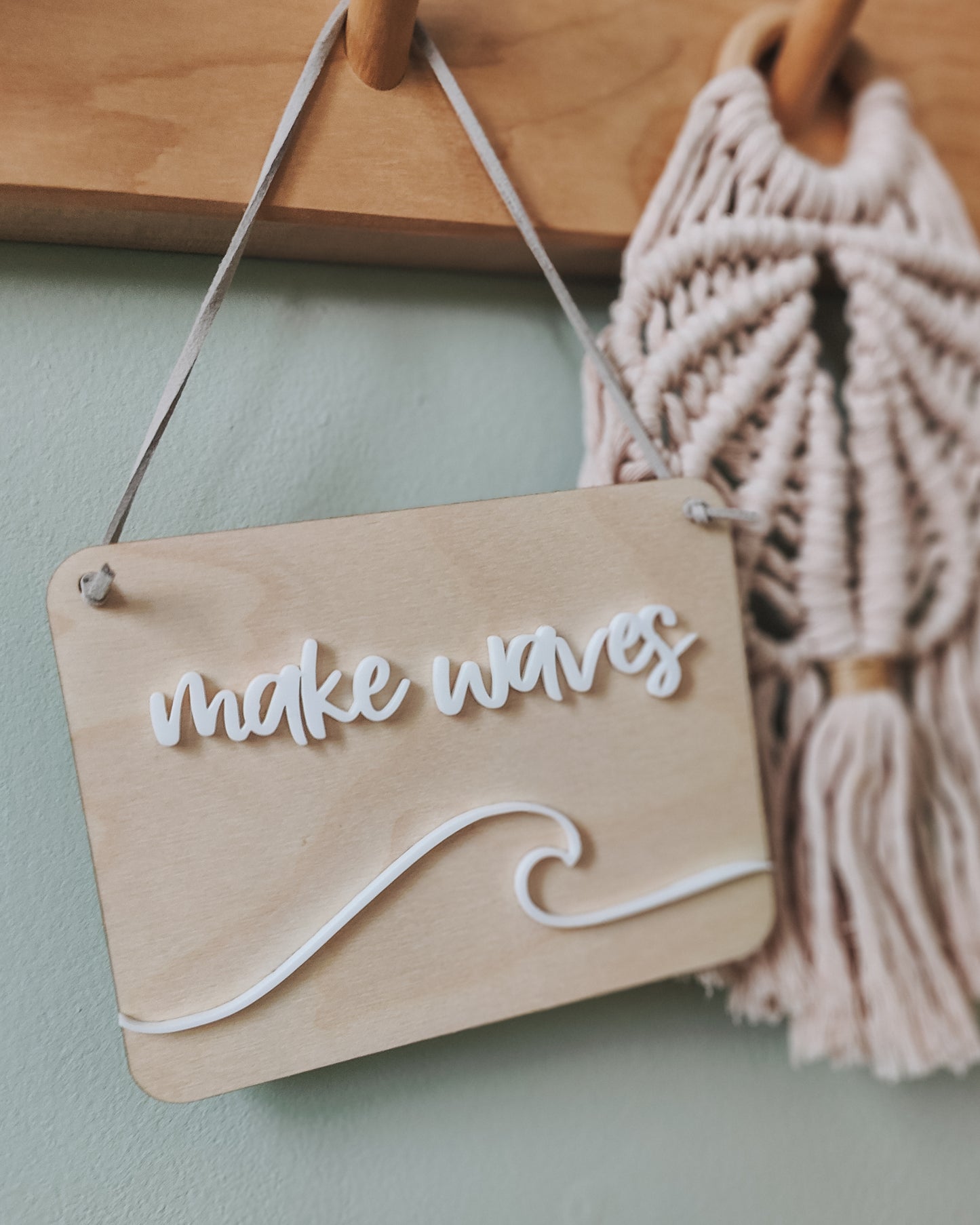 Make waves mini hanging banner