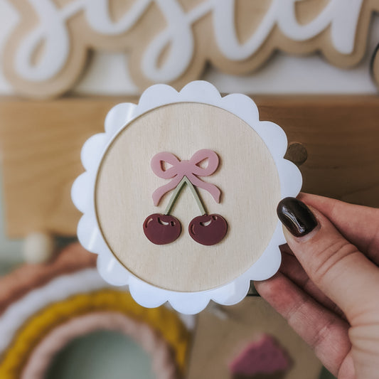 Scallop cherry plaque