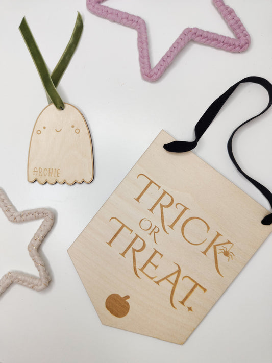 Halloween trick or treat wooden hanging pennant flag