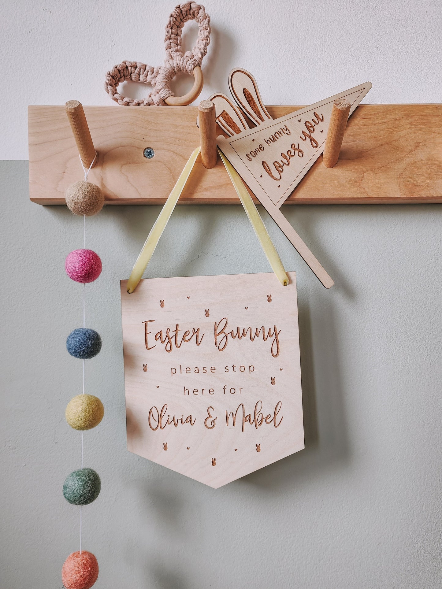 Personalised Easter Bunny stop here sign