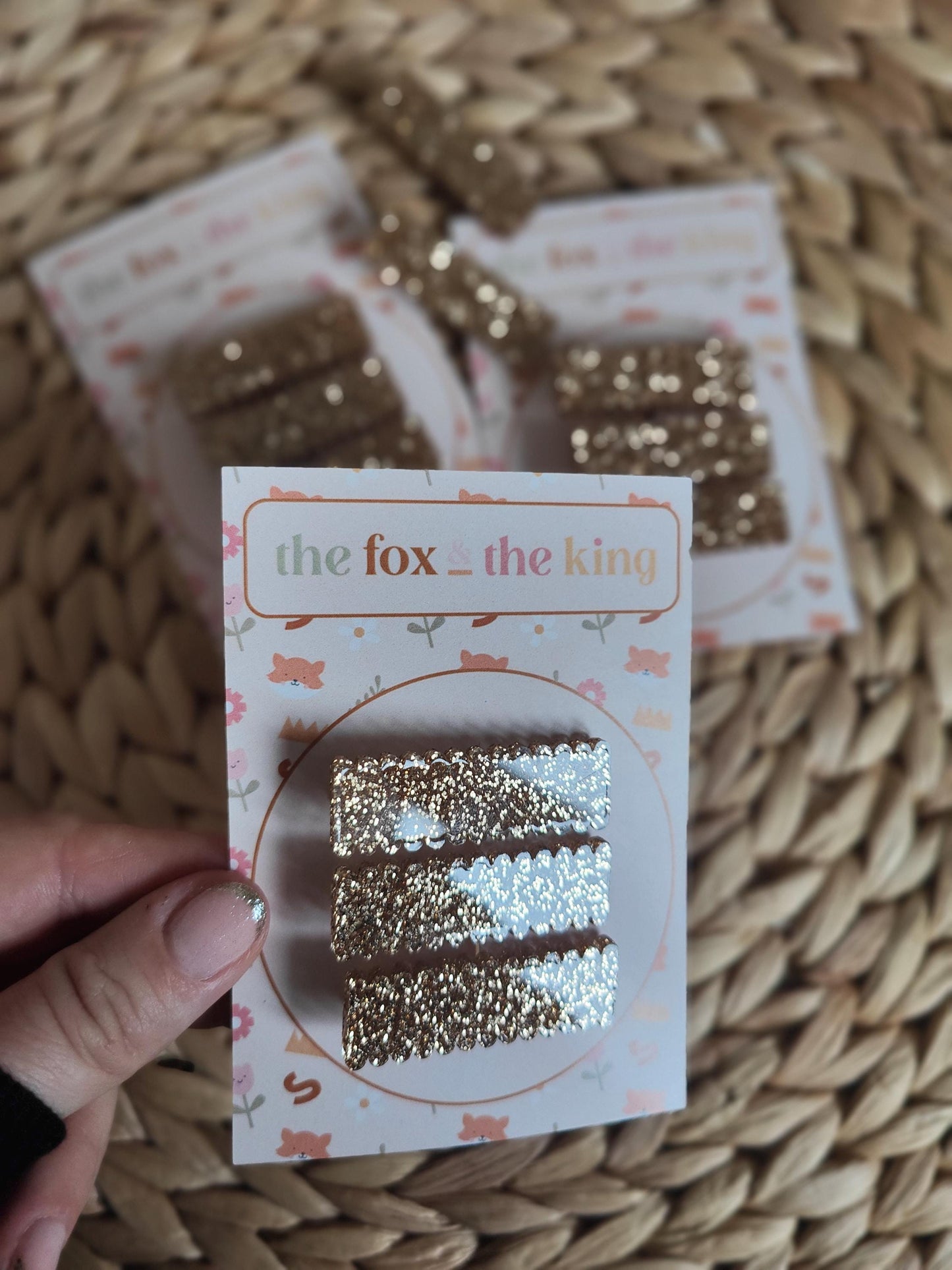Sparkly acrylic scallop edge hair slides