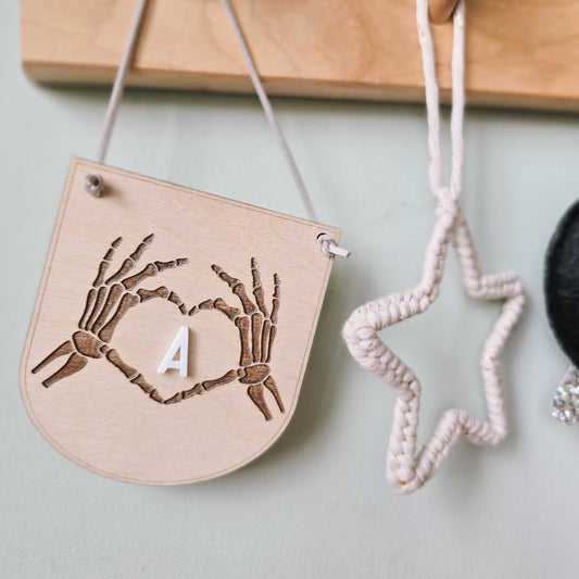 Halloween hand heart mini hanging banner