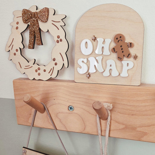 Gingerbread man 'oh snap' shelf sitter plaque