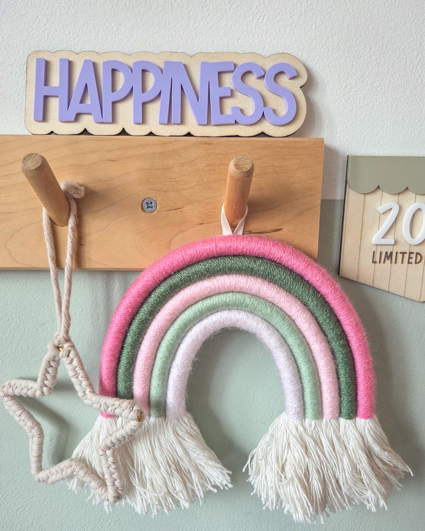 Happiness plaque