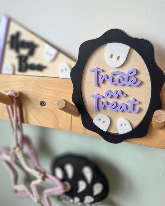 Trick or treat ghost plaque