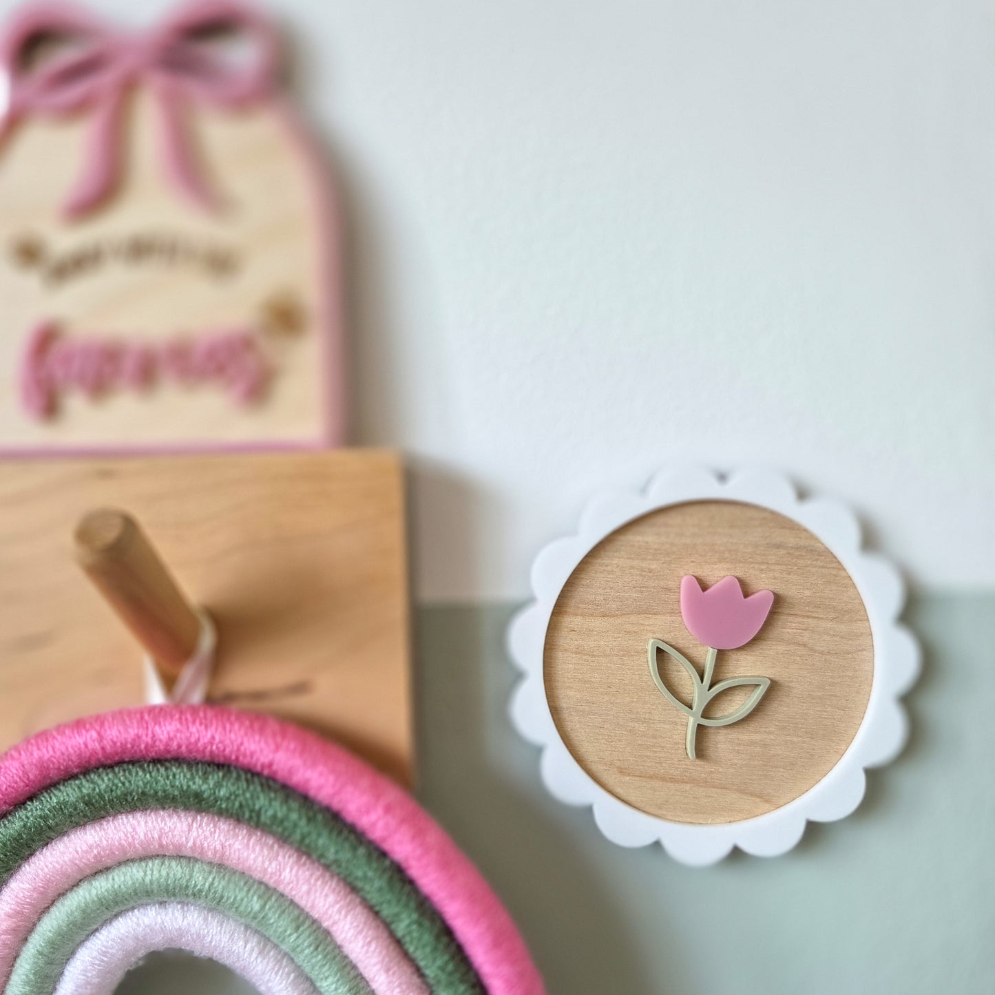 Scallop tulip plaque